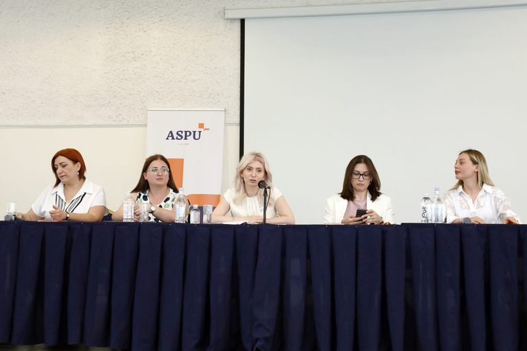 Դպրոցներում նոր ուսումնական տարվա փոփոխությունները քննարկվել են Երևանում