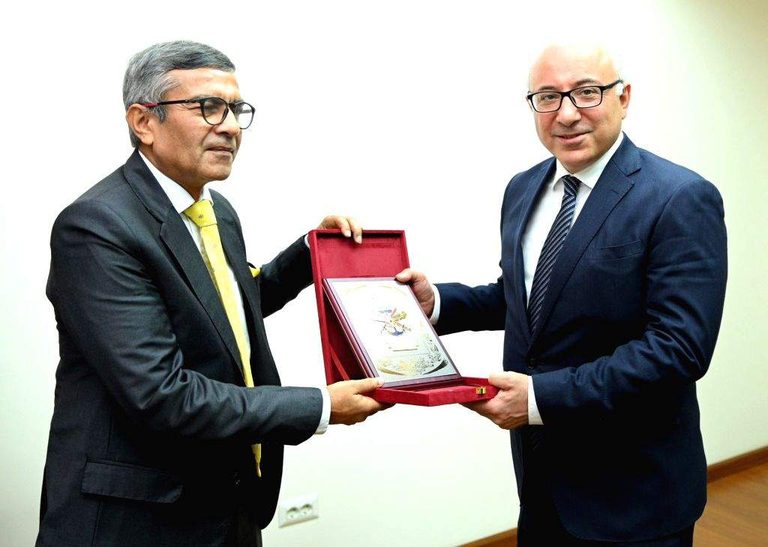 Indian Defense Secretary meets Mnatsakan Safaryan in Yerevan