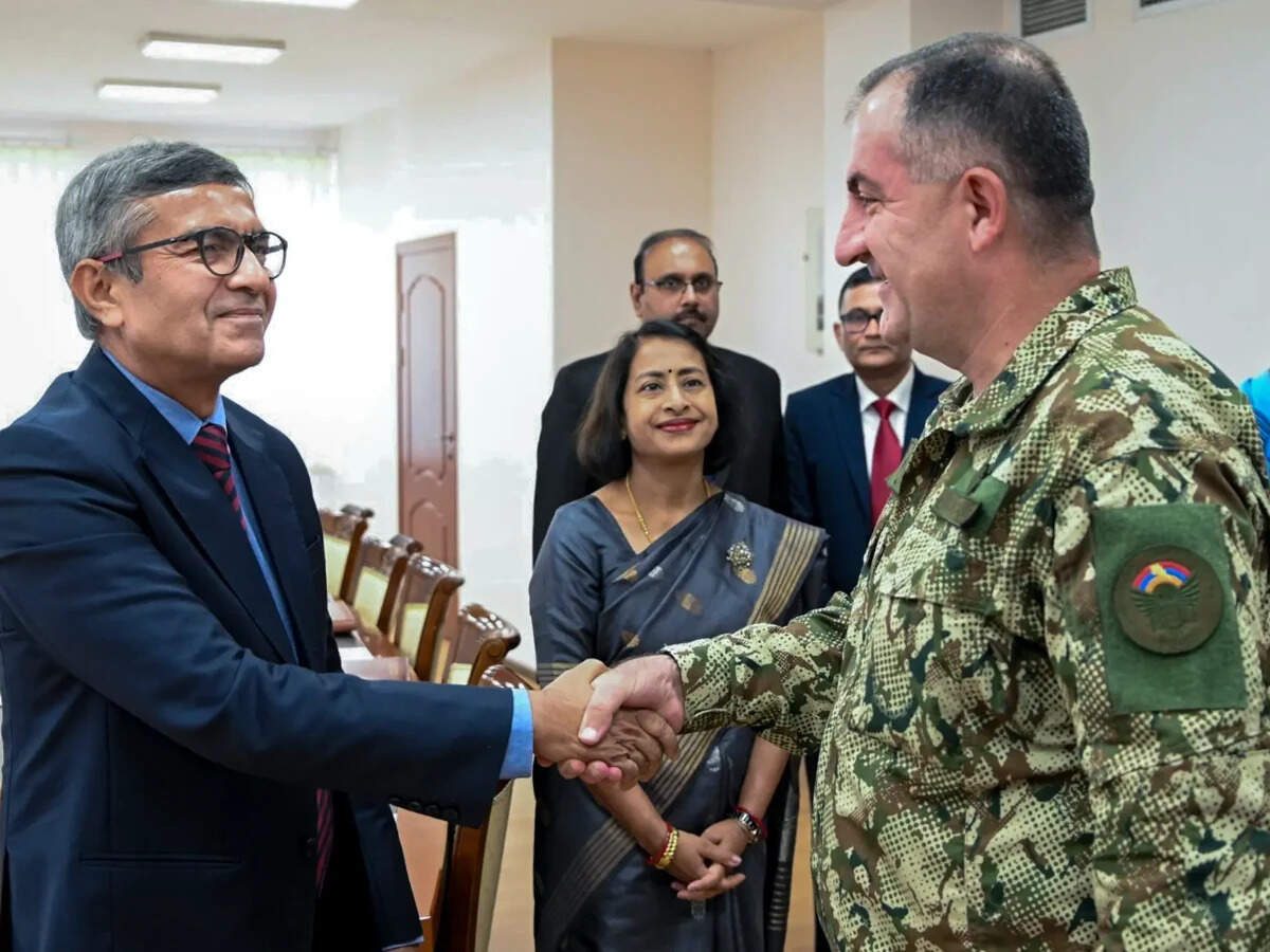Indian Defense Secretary meets Armenian Defense Minister in Yerevan
