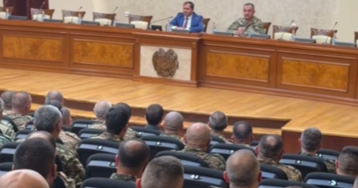 ՊՆ ղեկավարը հայտնել է բանակում քրեական ենթամշակույթի դեմ պայքարի մասին