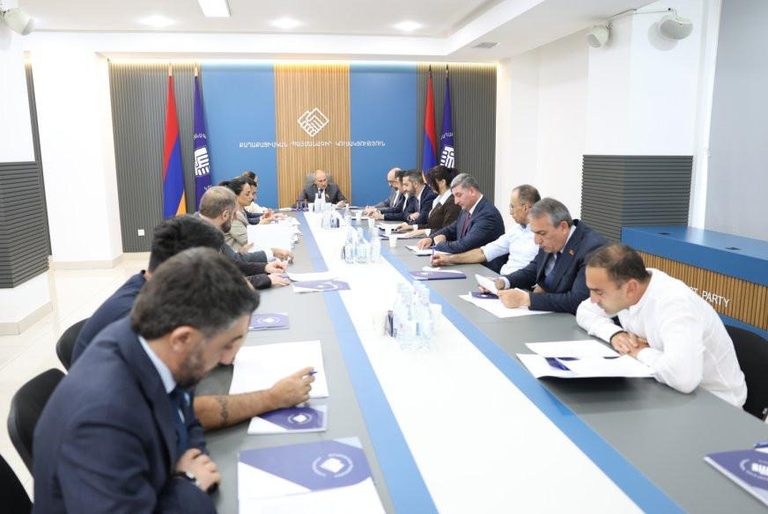 Նիկոլ Փաշինյանի գլխավորությամբ կայացել է ՔՊ վարչության նիստ